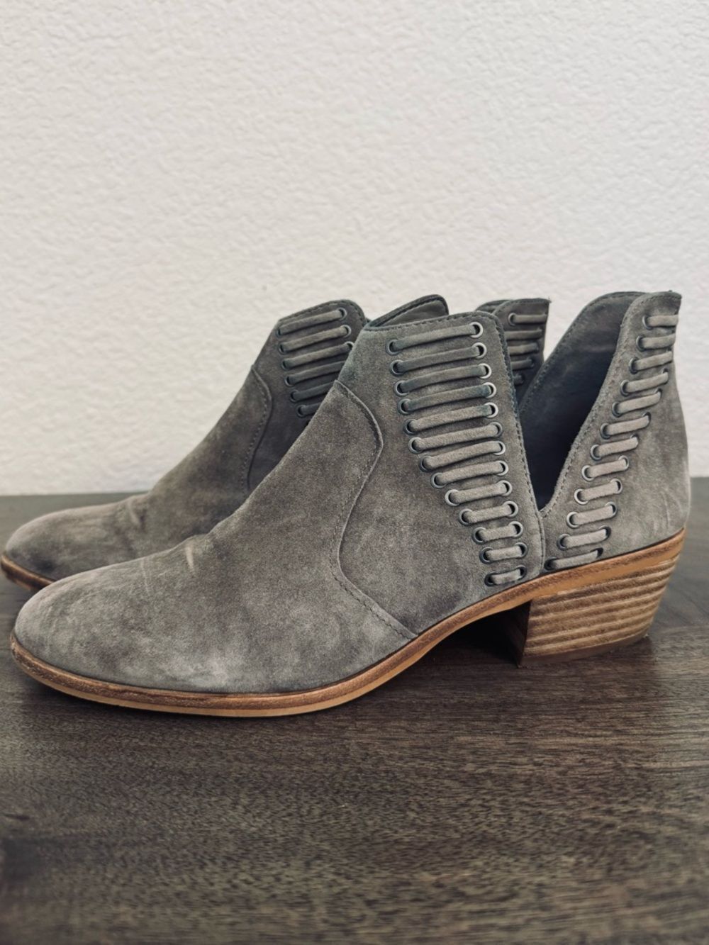 Vince Camuto Gray Suede Boho Ankle Booties Boots 9.5